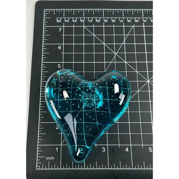 Art Glass Hand Blown Heart Paperweight Turquoise Blue w/ Controlled Bubbles - Picture 7 of 8